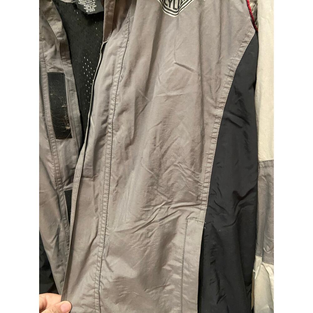 Harley Davidson hooded windbreaker size medium - Picture 5 of 9